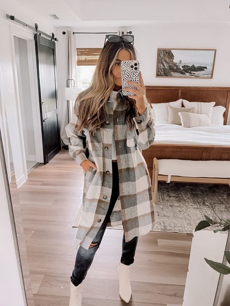 Long Flannel Shirt Outfit, Flannel Jacket Outfit, Shacket Outfit Women, Plaid Jacket Outfit, Flannel Shirt Outfit, Long Flannel, Shacket Outfit, Flannel Style, Flannel Coat