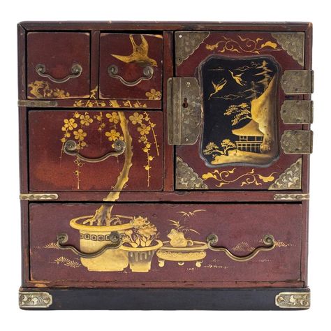 Japanese antique lacquered wooden kodansu diminutive cabinet, unmarked. Japanese Kitchen Decor, Japanese Cabinet, Chinoiserie Furniture, Asian Inspired Decor, Japanese Lacquerware, Traditional Japanese House, Chinoiserie Design, Lacquer Furniture, Asian Furniture