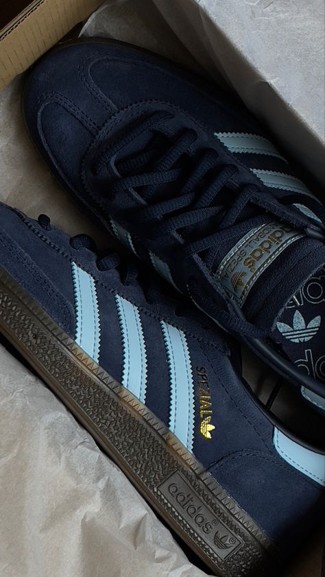 adidas spezial blue navy gum 🫐 Navy Adidas, Pretty Shoes Sneakers, Shoe Wishlist, Adidas Spezial, Hype Shoes, Shoe Inspo, Aesthetic Shoes, Swag Shoes, Crazy Shoes