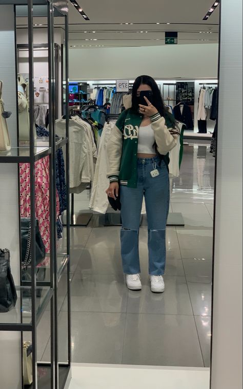 Bershka Outfit 2022, Versity Jacket Outfit Girl, Green Varsity Jacket Outfit Aesthetic, How To Style Varsity Jacket Girl, Varsity Jacket Outfit Girl, Grey Varsity Jacket Outfit, Varsity Jacket Outfit Winter, Oversized Varsity Jacket Outfit, Bershka Varsity Jacket