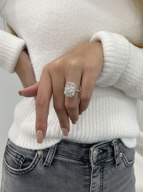 خواتم خطوبة, Big Wedding Rings, Big Engagement Rings, Dream Wedding Ring, Cute Engagement Rings, Expensive Jewelry Luxury, Future Engagement Rings, Dream Engagement, Dream Engagement Rings