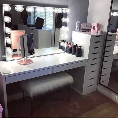 Makeup Studio Decor Ideas, Vanity Collections, Makeup Studio Decor, Hollywood Mirror, Vanity Room, Glam Room, Makeup Rooms, Bedroom Vanity, Makeup Room