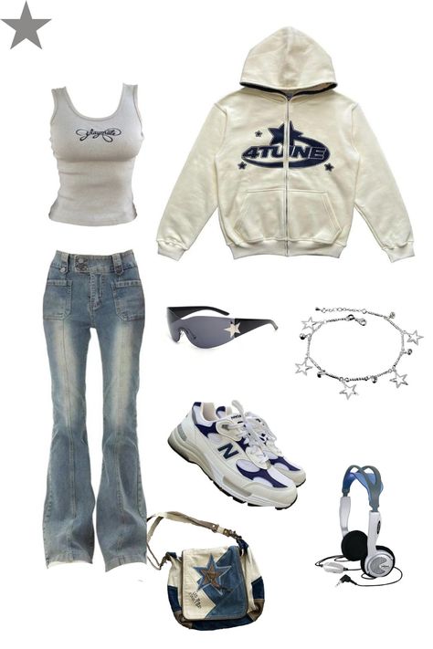 Star Jeans Outfit, Y2k Fashion Outfits, Flare Jean Outfit, Yk2 Outfits, Closet Clothing, 2000s Outfit, Y2k Aesthetic Fashion, Outfits 2000s, Star Clothing