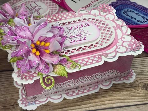 Heartfelt Creations Cards Tutorials, New Craft Ideas, Heartfelt Creations Flowers, Homemade Gift Boxes, Box Cards Tutorial, House Cards, Paper Flowers Diy Easy, Exploding Box Card, Heartfelt Creations Cards