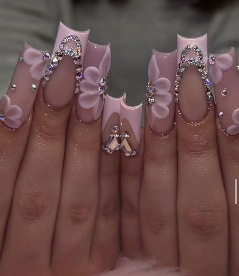 Pink Nails Spring, Rhinestones Nails, Spring Nails Ideas, Quince Nails, Quinceanera Nails, Cute Pink Nails, Long Acrylic Nail Designs, Girly Acrylic Nails, Dope Nail Designs