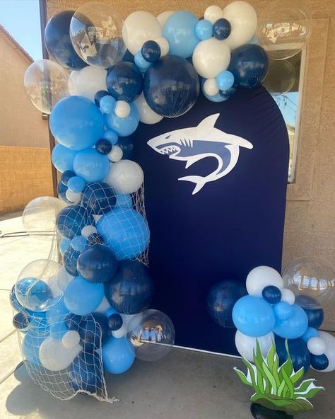 Shark Backdrop Birthday, Shark Birthday Balloons, Megalodon Birthday Party, Shark Birthday Party Ideas Decoration, Shark Graduation Party, Jaws Themed Birthday Party, Shark Dog Birthday Party, Megladon Birthday Party, Shark Centerpiece Ideas