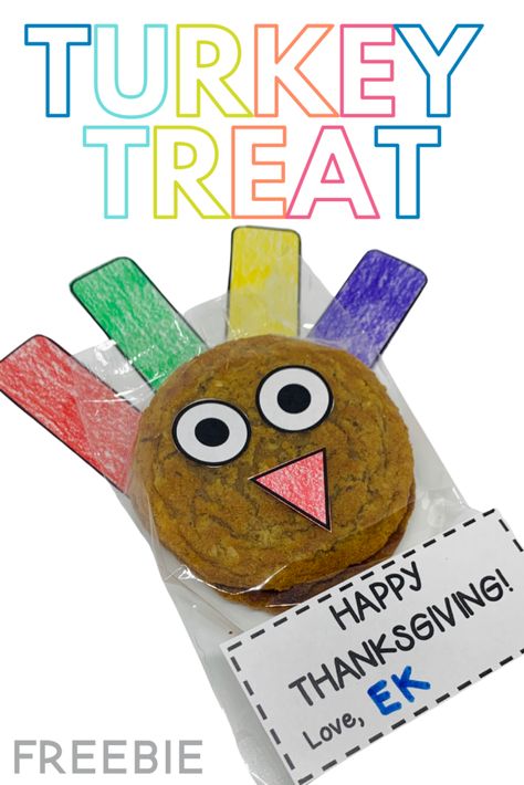 So oatmeal cream pies aren't exactly a traditional Thanksgiving treat, but who can turn one down? Just grab a box and this free printable and make your own little turkey treats! Perfect to give friends, neighbors or classmates! Ward Activity Ideas, Thanksgiving Turkey Treats, Easy Thanksgiving Turkey, Oatmeal Cream Pie, Pie Craft, Rice Crispy Treat, Oatmeal Pie, Fudge Stripe Cookies, Witch Hat Cookies