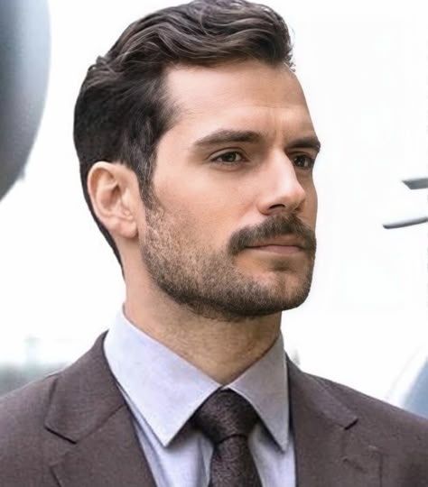 Henry Cavill Haircut, Mustache With Stubble, Henry Cavill Mustache, Henry Cavill Daddy, Beard Stache, August Walker, Henry Cavill Style, Jesse Ward, Classic Mens Haircut