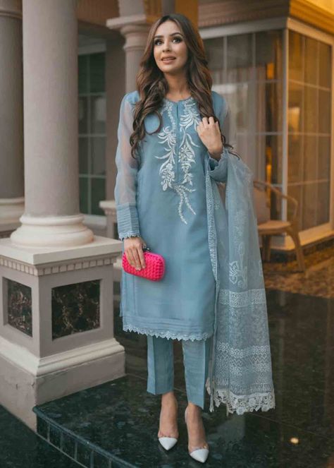 Long Kurti Patterns, Organza Kurta, Desi Dress, Shirt Trouser, Pakistani Fashion Casual, Long Kurti Designs, Pakistani Dresses Casual, Simple Pakistani Dresses, Embroidery Suits Design