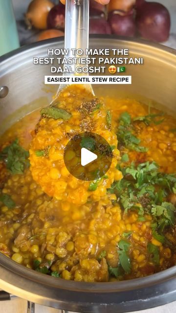 LONDON FOODEE | Halal Food on Instagram: "HOW TO MAKE THE BEST TASTIEST PAKISTANI DAAL GOSHT RECIPE 😍🇵🇰😍🇵🇰!! Daal Lamb is such an underrated dish that you hardly find at restaurants, yet most Pakistanis, particularly Punjabi Pakistanis grew up eating it. People assume it is difficult to make but it’s actually super easy, just follow the steps in my super easy recipe and you will be golden! INGREDIENTS: - ¼ cup oil - 1 ½ cups channa daal (split chickpeas) - 3 cups water - 1 kg lamb (cut into curry pieces) - 1 large onion (diced) - 250g tomatoes (crushed or tinned) - 1 cup yogurt - 2 tbsp ginger garlic paste (or 1 tsp ginger & 1 tsp garlic powder) - 1 tsp chilli flakes - ½ tsp chilli powder - 1 tsp turmeric - 1 tsp salt (as per taste) - 1 tsp cumin powder - 1 tsp coriander powder - 1 t Daal Gosht Recipe, Lentil Stew Recipes, Pakistan Food, Lamb Cuts, Gosht Recipe, Lamb Dinner, Ginger Garlic Paste, Halal Food, Lentil Stew