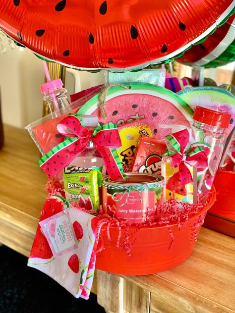 Teacher Appreciation Gift Baskets, Creative Teachers Gifts, Summer Gift Baskets, Watermelon Gift, Handmade Teacher Gifts, Easy Teacher Gifts, Teacher Gift Baskets, Raffle Basket, Best Gift Baskets