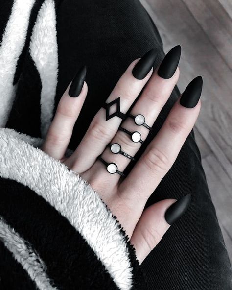 28 Likes, 1 Comments - BLACK LK (@blvck_lk) on Instagram: “Not all girls love pink. Tag a black lover 🖤 ——————————————————————————— 🖤 Follow for more BLACK LK…” Faceted Gemstone Jewelry, Black Moonstone, Gothic Rings, Black Ring, White Moonstone, Black Diamond Ring, Silver Stacking Rings, Black Jewelry, Nails Inspo