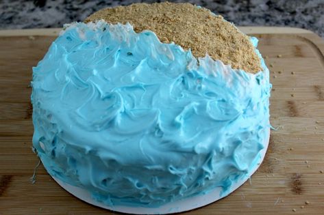 Fun In The Sun Beach Cake - make frosting light blue but save some white Beach Birthday Cake, Beach Theme Birthday, Moana Birthday Cake, Pool Party Cakes, Beach Themed Cakes, Beach Cake, Ocean Cakes, Cakes To Make, Fun Money