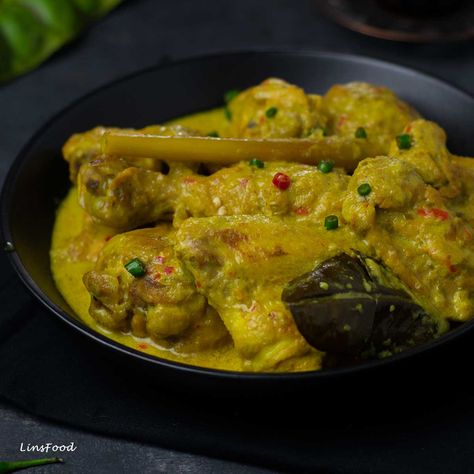 Singaporean and Malaysian Recipes Malaysian Chicken Curry, Masak Lemak Cili Api, Malaysian Chicken, Chef Wan, Cornbread Stuffing Recipes, Kari Ayam, Resepi Ayam, Coconut Chicken, Coconut Curry Chicken