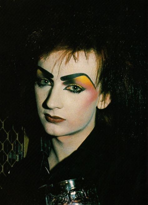 30 Flamboyant Photos of Boy George at the Height of His Fame During the 1980s ~ Vintage Everyday 1980s Makeup, Blitz Kids, Look 80s, Pierrot Clown, Goth Christmas, 80s Goth, 80s Makeup, Drag Make-up, Punk Makeup