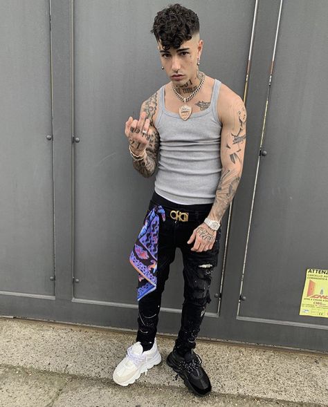 Thug Fashion, Outfit Guys, Tony Effe, Horrible Tattoos, Master Tattoo, Rapper Style, Gangsta Style, Cute White Guys, Bad Things