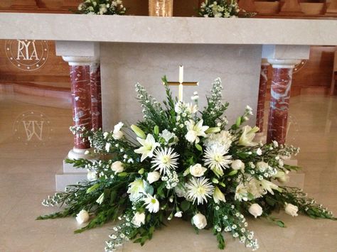 Church Arrangement Easter Church Flowers, Alter Flowers, Easter Floral Arrangement, Church Wedding Flowers, Easter Flower Arrangements, White Flower Arrangements, Altar Arrangement, Altar Flowers, Gubahan Bunga