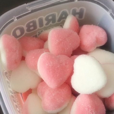 Cutecore Snacks, Sweets Aesthetic, Candy Aesthetic, Cute Sweets, Kawaii Sweets, Pretty Candy, Pink Sweets, Pink Marshmallows, Pink Food