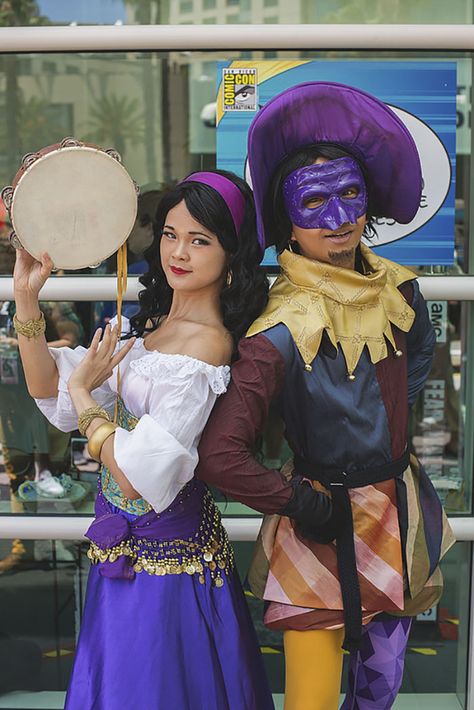 Hunchback Of Notre Dame Costume, Clopin Trouillefou, Esmeralda Costume, Era Medieval, Ariel Cosplay, The Hunchback Of Notre Dame, Hunchback Of Notre Dame, Pokemon Cosplay, San Diego Comic Con