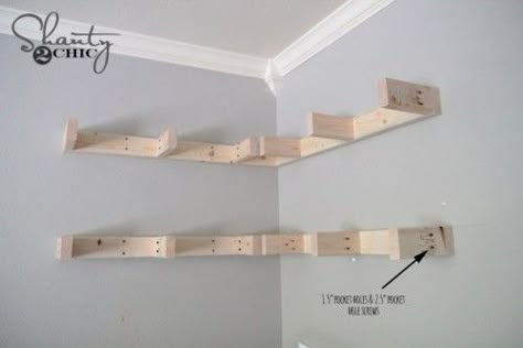 How to build corner floating shelves Corner Shelves Diy, Diy Corner Shelf, Shelf With Brackets, Floating Corner Shelf, Floating Shelves Entertainment Center, Corner Shelf Ideas, Floating Shelves Living Room, Shelves Floating, Diy Regal