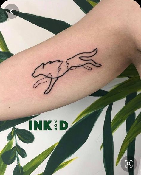 Simple Wolf Tattoo, Wolf Tattoos For Women, Minimalist Tattoo Meaning, Small Wolf Tattoo, Minimalistic Tattoo, Kunst Tattoos, Shape Tattoo, Tattoo Zeichnungen, Muster Tattoos