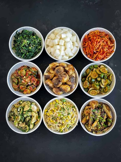 Traditional and authentic Korean side dishes (banchan) are delicious vegetable small plates served with main meals. With a few staple ingredients, fresh vegetables and these easy-to-follow recipes, you’ll be making Korean banchan in no time! Korean Side Dish Recipes, Banchan Recipe, Eggplant Side Dishes, Korean Banchan, Korean Food Side Dishes, Korean Vegetables, Spinach Side Dish, Koreansk Mat, Zucchini Side Dishes