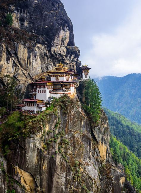 Paro Taktsang Bhutan (Tiger’s Nest Monastery), Bhutan Taktsang Monastery, Magic Places, Breathtaking Places, 수채화 그림, Bhutan, Beautiful Places To Visit, Pretty Places, Kuala Lumpur, Places Around The World