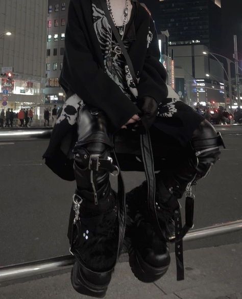 Japanese Punk Fashion, Emo Male Fashion, Cyberpunk Outfit, 일본 패션, Skater Aesthetic, Alt Outfits, Outfit Plan, Harajuku Streetwear, Japanese Streetwear