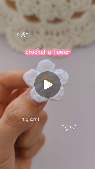 Crochet Flower Easy Step By Step, How To Make A Flower Out Of Yarn, Crochet A Small Flower, Crochet Pattern Step By Step, How To Crochet Tiny Flowers, Crochet Badge Reel Pattern, Crochet Ideas For Beginners Projects Diy, How To Make Flower Crochet, How To Crochet A Small Flower