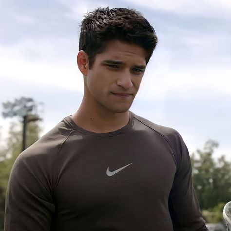 Tyler Posey Icons, Scott Mccall Outfits, Teen Wolf Scott, Teen Wolf Mtv, Tyler Posey, Scott Mccall, Aesthetic Vibes, Teen Wolf, Mtv