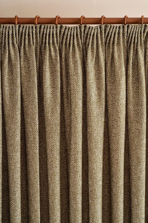 Industrial Style Curtains, Two Pages Curtains, Moody Bedroom Curtains, Graphic Curtains, Vintage Curtains Living Room, Cafe Curtains Living Room, Library Curtains, Dining Room Curtains Ideas, Curtain Pleats Styles