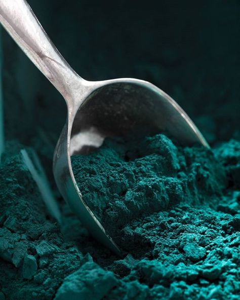 The Lush Meadow tint is amongst this fall's @pantone shades. With our Glacier Blue color, stay in the autumnal trend!  #CarandAche Turquoise Aesthetic, Photo Bleu, Dark Green Aesthetic, Vert Turquoise, Slytherin Aesthetic, Caran D'ache, Shades Of Teal, Art Texture, Aqua Turquoise