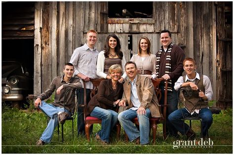 Pin by Kim Barrett on My Two Sons | Big family photos, Large family photography, Extended family photos Family Photo Shoot Backdrops, Rustic Family Pictures, Large Family Photography, Large Family Portraits, Large Family Poses, Family Photo Colors, Big Family Photos, Extended Family Photos, Large Family Photos