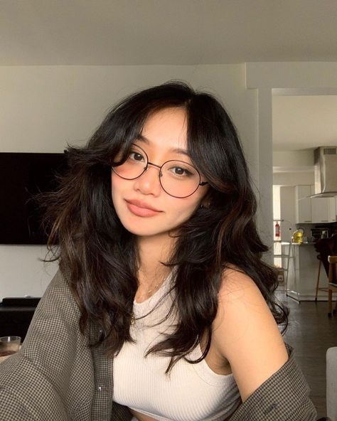 People With Glasses, Cute Glasses Frames, Mother Series, Classy Glasses, Glasses Inspiration, Asian Short Hair, Cute Glasses, Fashion Eye Glasses, Glasses Women