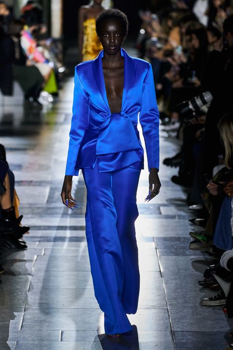 Blue Runway, Kim Kardashian Red Carpet, Monochrome Fashion, Victoria Dress, Fashion Show Collection, London Fashion Week, Blue Fashion, Gorgeous Dresses, Runway Fashion