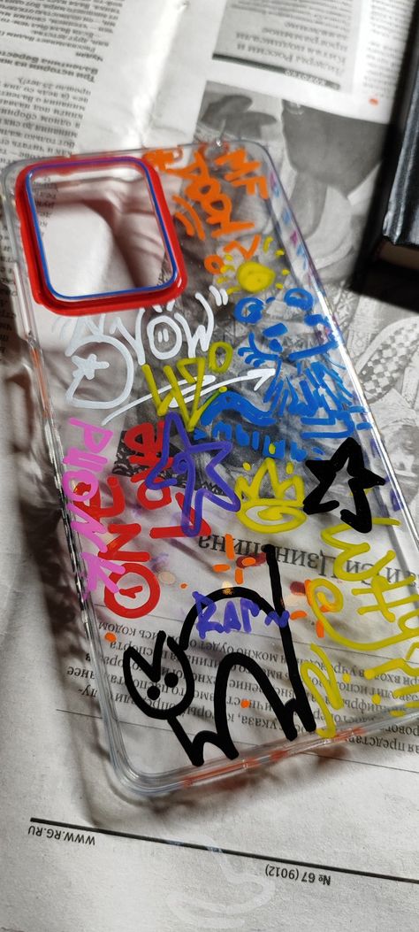 Iphone Cases Drawing, Graffiti Trash Can, Diy Graffiti Marker, Graffiti Sketchbook Cover, How To Make Graffiti Ink, Art On Phone Case, Phone Cases Aesthetic Diy, Phone Case Inspo, Graffiti Phone Case