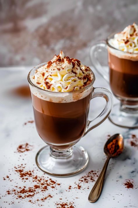 Creamy Kahlua Hot Chocolate Kahlua Hot Chocolate, Iced Hot Chocolate, Kahlua Recipes, Boozy Hot Chocolate, Toppings Bar, Fall Drink, Hygge Life, Chocolate Drink, Summer Smoothies