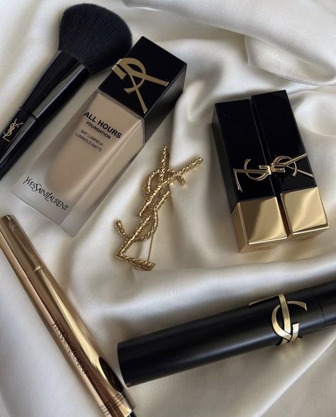 Makeup Ysl, Ysl Aesthetic, Makeup Luxury, Ysl Makeup, Expensive Makeup, Estilo Ivy, Fancy Makeup, Dark Feminine Aesthetic, Luxury Lifestyle Dreams