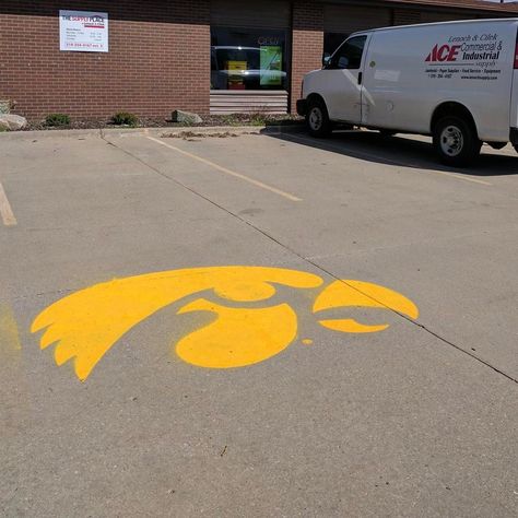 See what one of our customers did with their Hawkeye Stencil Kit from U-stencil!  Looks great!  www.u-stencil.com #notjustlawns #logos #ustencil Iowa Hawkeyes Diy, Cookie Decorating Techniques, Bear Stencil, Black Stencil, Iowa Hawkeye Football, Black Widow Winter Soldier, Hawkeye Football, Iowa Hawkeye, College Diy