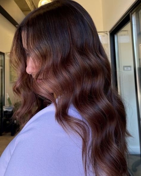 Brown Hair Red Undertones, Reddy Brown Hair, Red Brown Hair Colors, Brunette With Red Undertones, Brunette With Red, Dark Copper Balayage Brunette, Redish Brown Hair, Copper Balayage Brunette, Brown Auburn Hair