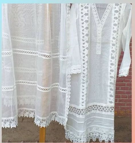 White Cotton Dupatta Designs, Lace Duppata Designs, White Lace Suit Design, White Lace Design On Suits, Duppata Designer Lace, Pakistani Lace Suits, Dupatta Designs Ideas, Lace Suit, Girls Dresses Sewing