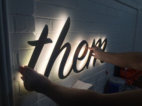 Backlit Signage, Business Signs Outdoor, Pylon Sign, Advertising Methods, Backlit Signs, Wall Logo, Laser Cut Sign, Logo Sign, 3d Logo