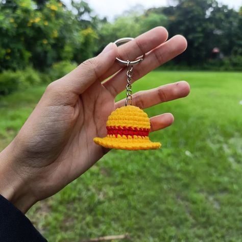 Strawhat keychain🌟 Pattern by me Dm to order #onepiece #anime #crochetanime #crochet #love #crochetlove #handmade #smallbusiness #handmadewithlove #keychains #order #luffy Crochet Anime Keychain Pattern, Anime Keychain, Keychain Pattern, Unique Keychains, Keychains, One Piece, Crochet, Pattern, Anime