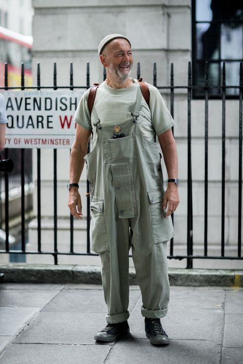 Men’s Fashion Overalls, Overalls Men Fashion 90s, Men’s Overalls Outfit, Mens Overalls Outfits, Carhartt Overalls Outfit, Overalls Men Fashion, Overall Fashion, Street Style Boy, Men Overall