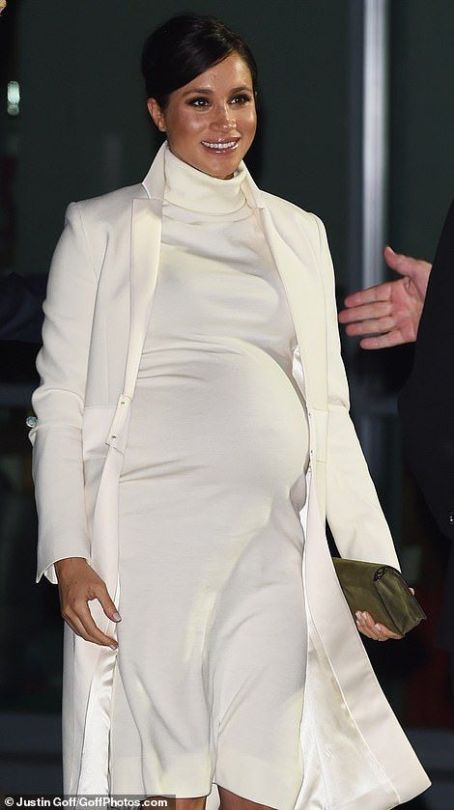 Meghan Markle Fake, Meghan Markle Pregnant, Hms Beagle, Fake Pregnancy, Natural History Museum London, Meghan Markle And Prince Harry, Prins Harry, Prince Harry And Megan, Meghan Markle Prince Harry