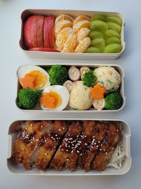 Tonkatsu Bento I Made For Lunch Japanese Food Bento, Healthy Lunch Snacks, Healthy Lunch Meal Prep, Bento Recipes, Healthy Food Dishes, Makanan Diet, Prepped Lunches, Healthy Food Motivation, Lunch Meal Prep