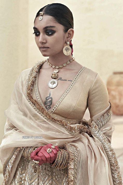 Sabyasachi Mukherjee - India 🇮🇳 Bandhani Jacket, Sabyasachi Mukherjee, Organza Lehenga, Desi Wedding Dresses, Sabyasachi Jewellery, Alkaram Studio, Anita Dongre, Indian Bridal Fashion