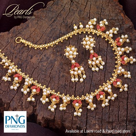 Coral Necklace Designs In Gold, Coral Indian Jewellery, Coral And Pearl Jewellery, Pagadala Haram Designs, Corals And Pearls Jewellery, Coral Necklace Indian Gold, Pagadala Chains, Coral Necklace Designs, Pearl And Coral Necklace