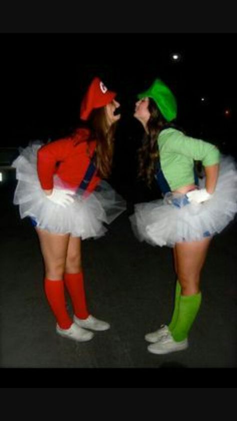 Lugi And Mario Costume, Lugi And Mario Costumes, Best Friends Halloween, Diy Friend, Meme Costume, Lauren Lane, Kostuum Halloween, Kostum Halloween, Friend Costumes