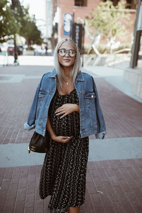 maternity style #mama #pregnant #OOTD Pregnant Street Style, Pregnant Fashion, Pregnancy Outfit, Trendy Maternity Outfits, Baby Bump Style, Pregnancy Fashion, Preggo Fashion, Early Pregnancy, Maternity Outfit